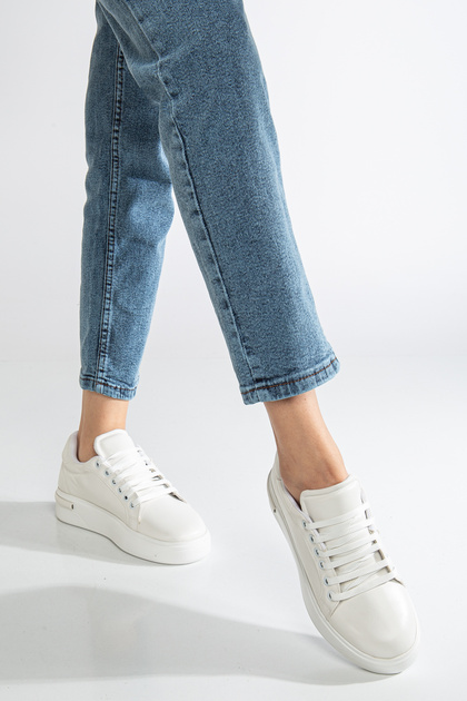 Colorful Skin White Sole Sole Lace-Up Sneakers