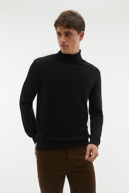 Men's Black Turtleneck Sweater