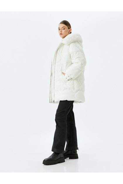 Pocketed Zipper Closure Hooded Detachable Faux Fur Collar Water Repellent Quilted Long Puffer Coat