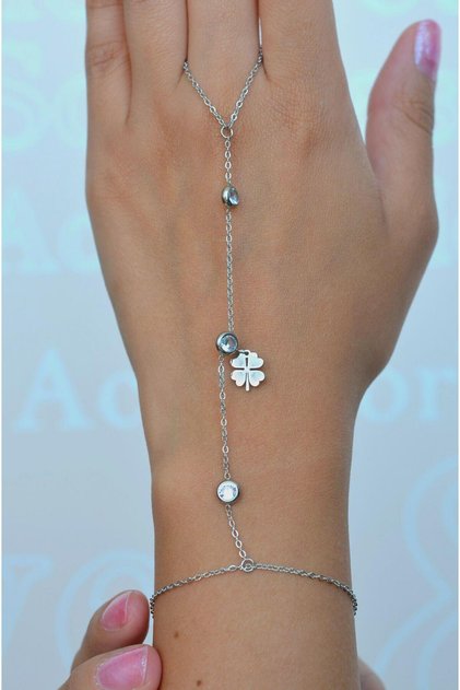 Silver Colored Clover Detailed Stone Shahmeran