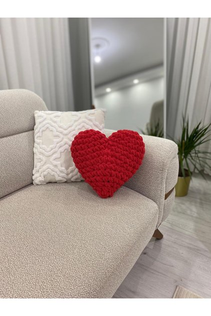 Romantic Heart Pillow - Valentine's Day Red Heart Pillow - Modern and Elegant for Gift and Decoration