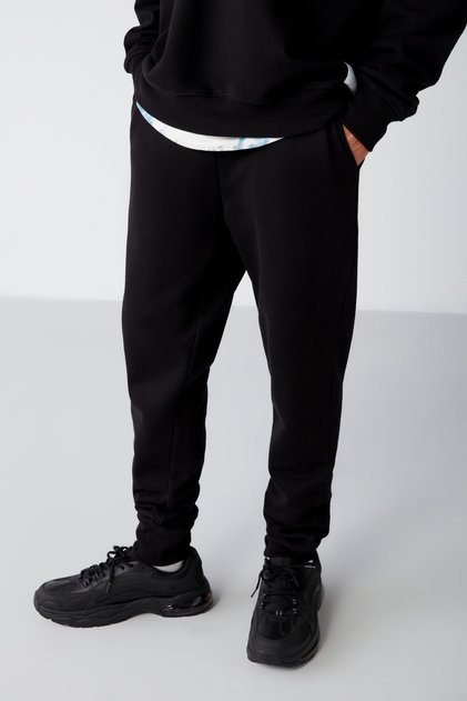 Jeremiah Men's Regular Leg Stretchy Fabric Black Sweatpants with Lanyard Waist and Elastic Pockets