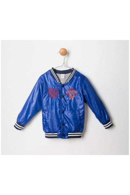 Boy's Lined Raincoat with Snap Closure Pockets