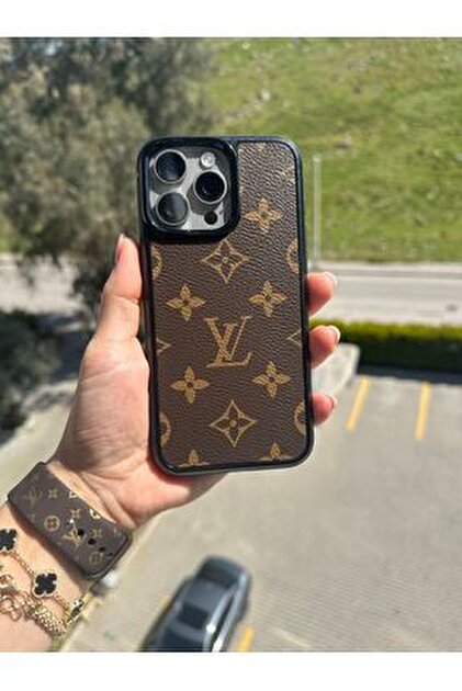 ÇelebiTech Iphone 13 Pro Max Uyumlu Louis Vuitton Köşeli Deri