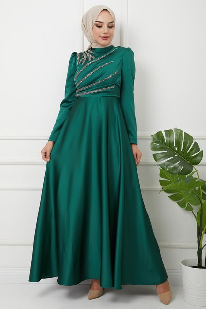 Rochie de seară din satin cu volan și detaliu din piatră pe față VERDE 1596