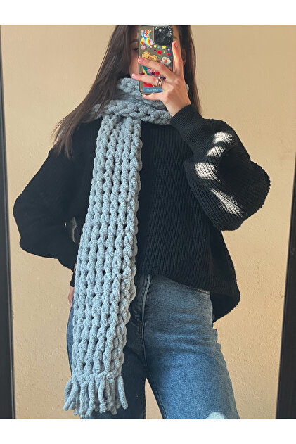 Twist Model Hand Knitted Puffy Scarf - Light Gray