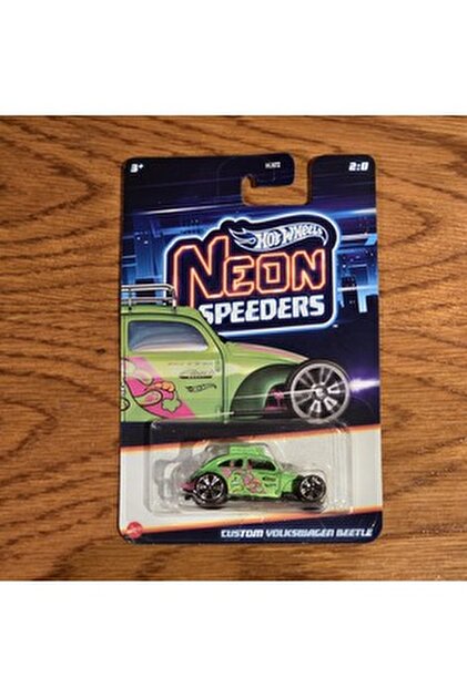HOT WHEELS Neon Yarışçılar HLH72 - CUSTOM VOLKSWAGEN BEETLE JBY93