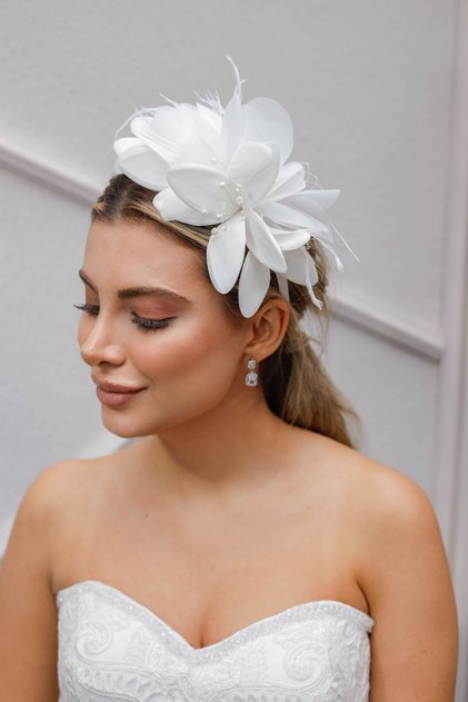 Gelin Saç Aksesuarı/ Nikah Düğün Çiçek İnci Beyaz Gelin Taç