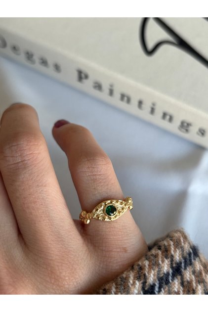 Eye Model Emerald Stone Sparrow Finger Ring