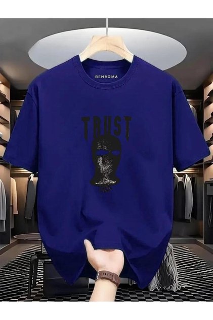 Oversize T-Shirt with TRUST Print