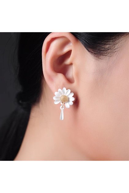 Daisy Asymmetric Earrings