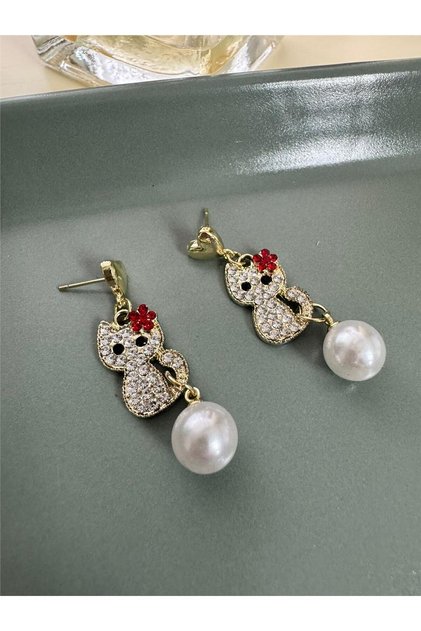 Pearl and Crystal Stone Cat Earrings