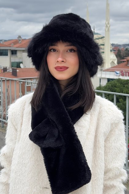 Plush Russian Style Bucket Heart Women's Hat Scarf Set of 2