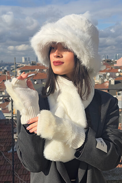 Women's Winter Plush White 3-Piece Set - Faux Fur Bucket, Heart Scarf Gloves