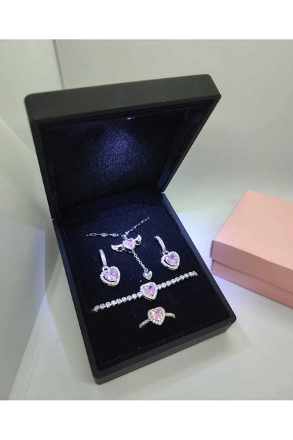 Işıklı Kutuda Gümüş Yüzük Renk Bileklik Küpe Kanatlı Hareketli Kolye Ciddi Ilişki Yüzüğü Set Kombin sevgililer günü hediyesi doğum günü hediyesi