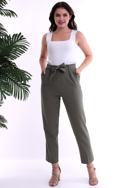 22222382 Azra Pocketed Carrot Pants Khaki