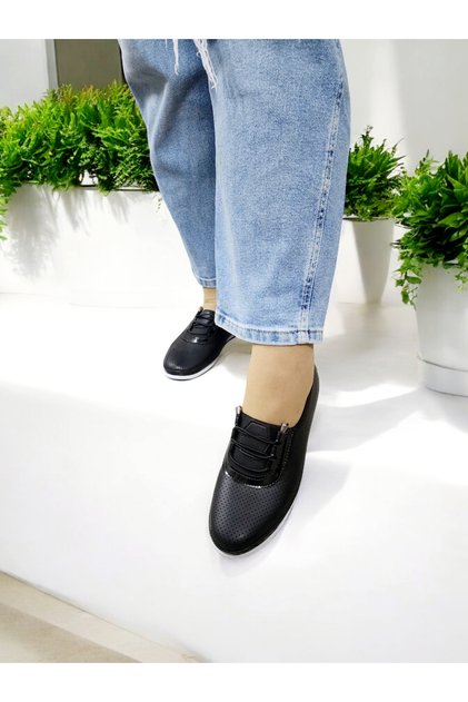 Women's Non-Slip Sole Elastic Perforated Sports Ballerina Shoes