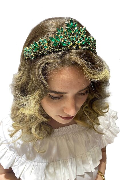 Berlin Model Bridal Henna Crown