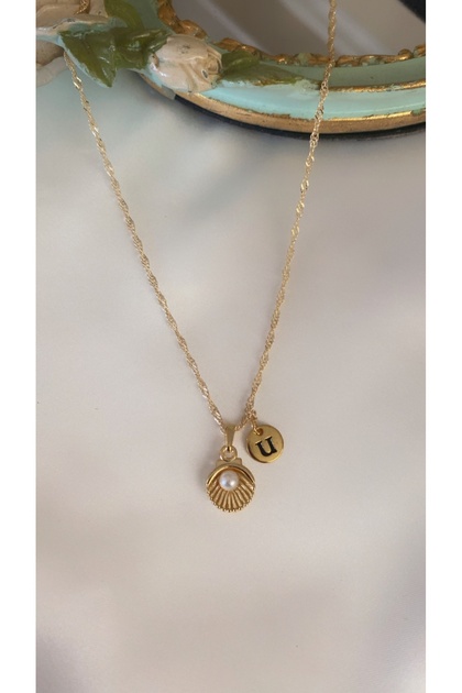 Asia by Leuvoie Oysters Necklace with Letter U Pearls