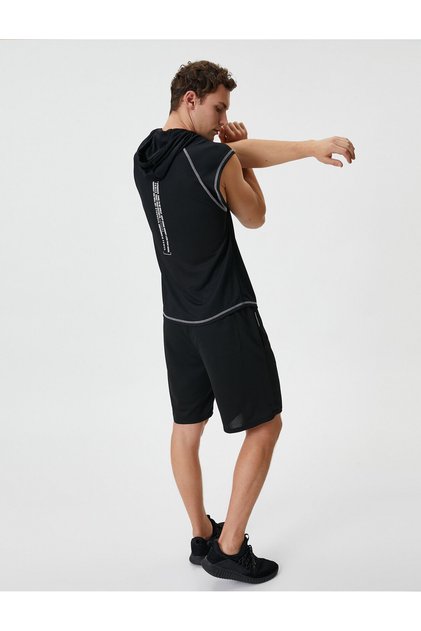 Hooded Stitching Athlete's Undershirt with Detailed Back and Printed Design