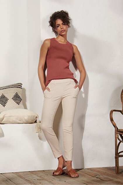 Women Slime Fit Plain Denim Jeans, Off White
