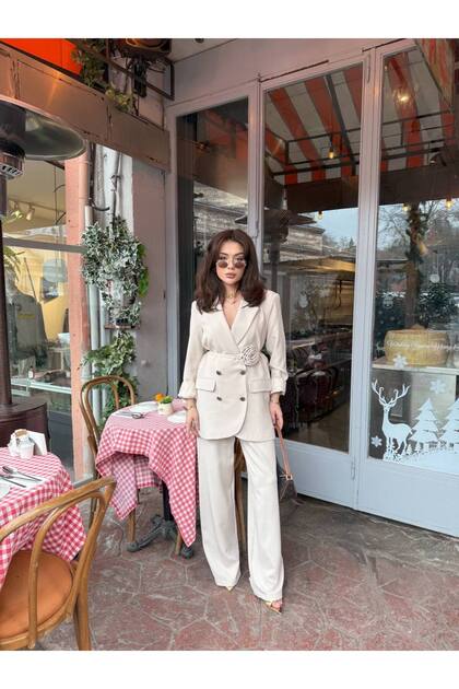 Women's Two-Piece Blazer Jacket and Trousers Set with Accessory and Button Detail, Wide-Leg
