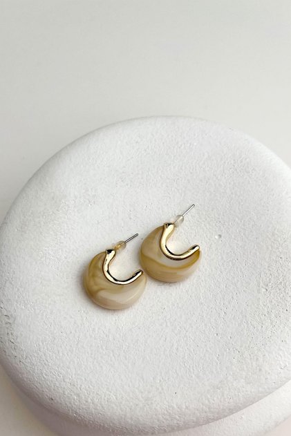 Altın Rengi Akrilik Yarım Ay Küpe (2cm)