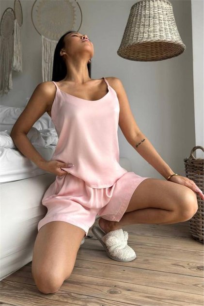Düz Pudra Askılı ve Şortlu Floş Saten Pijama Takımı