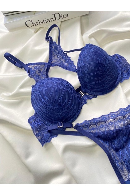 Butterfly Detail on the Back Front Opening Clip-On Padded Bra Underwear Set