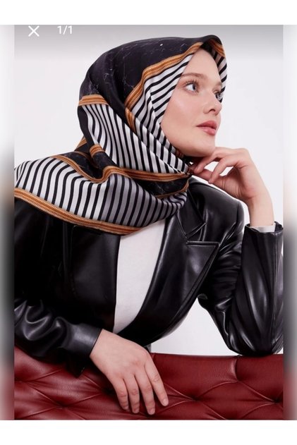 وشاح حريري من Levidor Twill