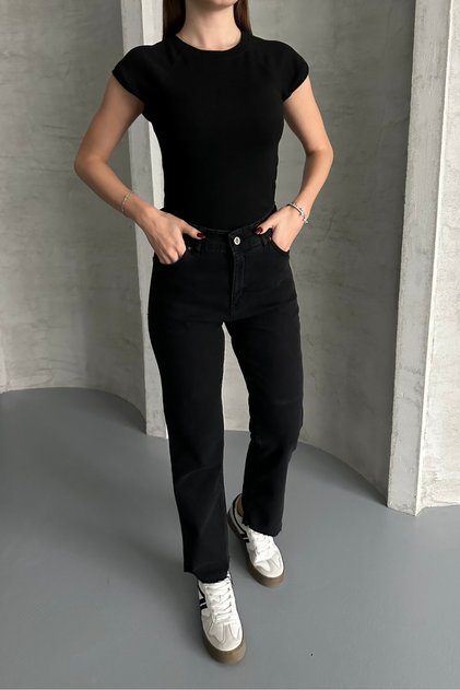 Siyah Boy Fit Kesik Paça Jean