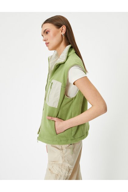 Polar Outdoor Vest with Stand Collar Pockets