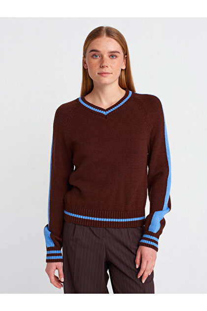 10725 V-Neck Striped Knit Sweater-Brown