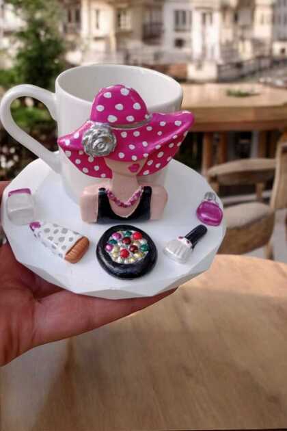 Custom Design Coffee Cup Model with Pink Makeup Material