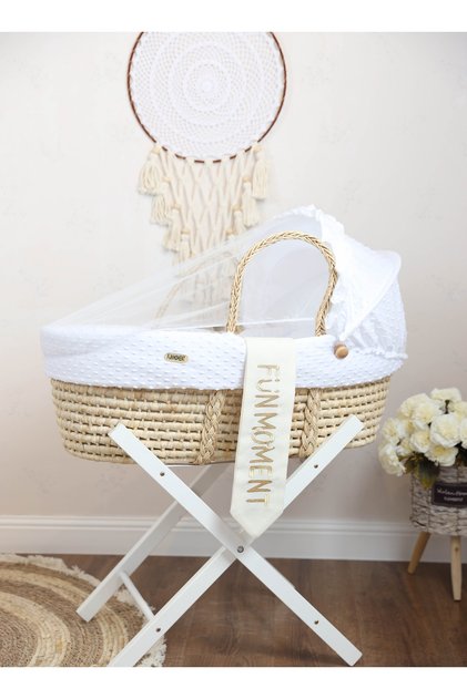 Moses basket white color with foldable stand