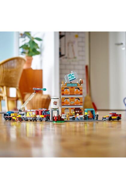 LEGO ® City İtfaiye 60321 Yapım Seti (766 Parça) - Fiyatı, Yorumları