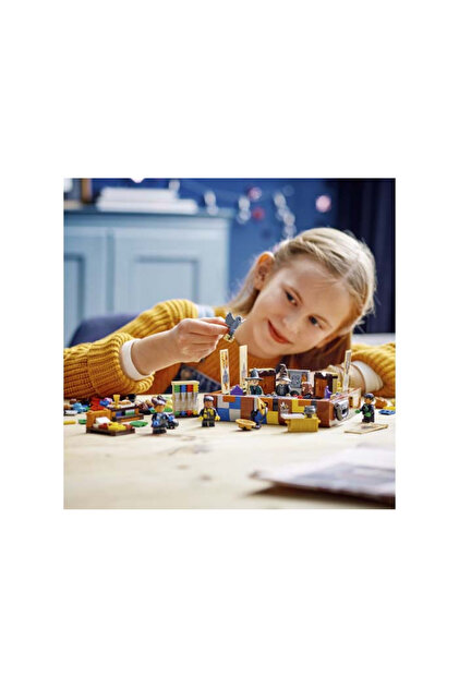 LEGO ® Harry Potter™ Hogwarts™ Sihirli Bavul 76399 Yapım Seti (603