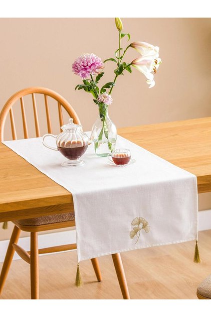 White Leaf Embroidered Runner 45X150 cm