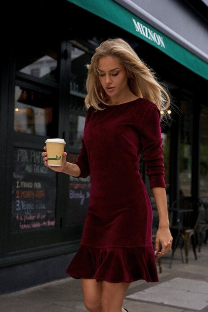 Rochie din velur cu volan