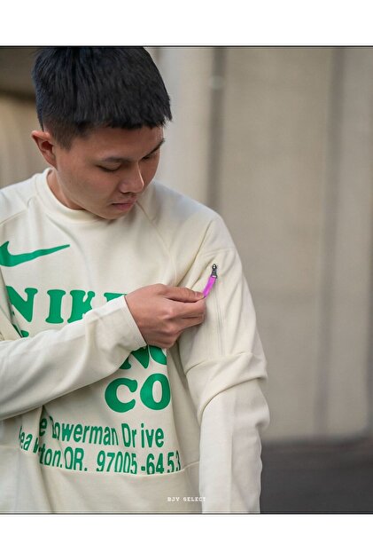 Nike Dri-Fit ''Nike Moving Company Graphic'' Fitness Long-Sleeve