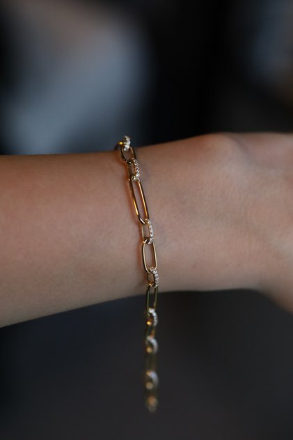 14 Ayar Altın Taş Detaylı Oval Ataç Bileklik