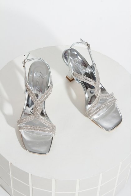 Stone-Embellished Evening Dress Shoes Stylish
