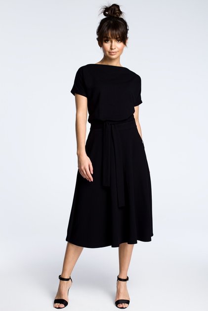 Rochie midi cu fundul evazat