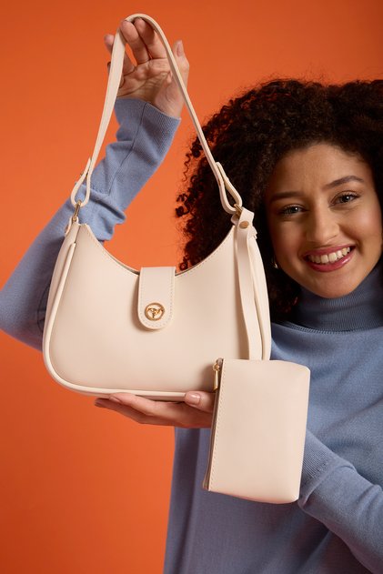Larissa Women's Beige Shoulder and Shoulder Bag with Magnet Cover Puppy Wallet