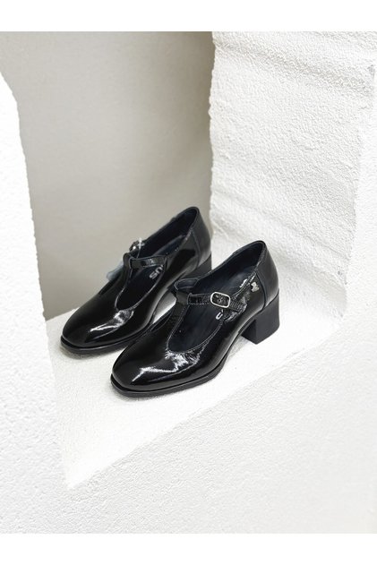 VENÜS 2512705Y ÖNÜ DİREKLİ HAKİKİ DERİ 6CM TOPUKLU AYAKKABI KADIN