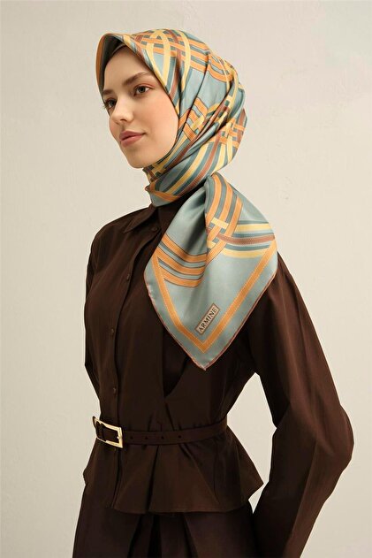 Classic Patterned Pure Silk Sura Scarf 9333D 84