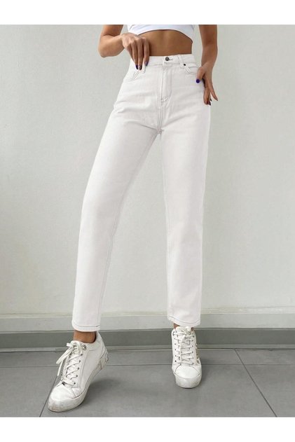 Retro Comfort Mom Jeans - High Waist Relaxed Fit