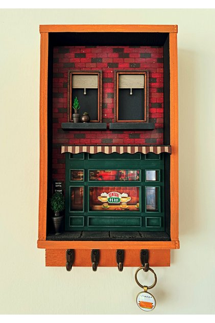 Friends TV Serisi Temalı Central Perk Anahtarlık Tutucu, Diorama, Duvar Dekoru