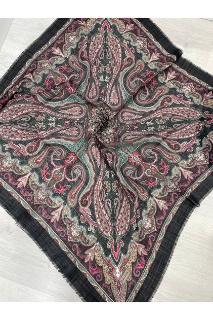 Pamuklu flamlı etnik desen eşarp