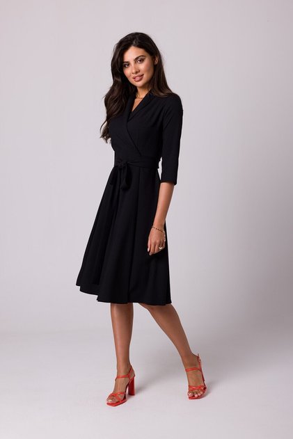 Rochie înfășurată cu guler